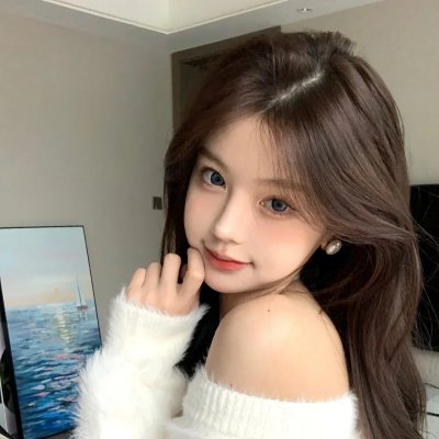 穿着旗袍的女孩